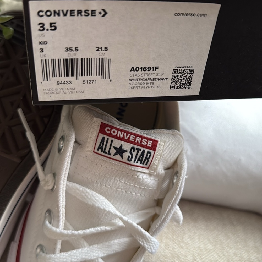 Converse White Canvas Low-Top Sneakers - Picture 5 of 5